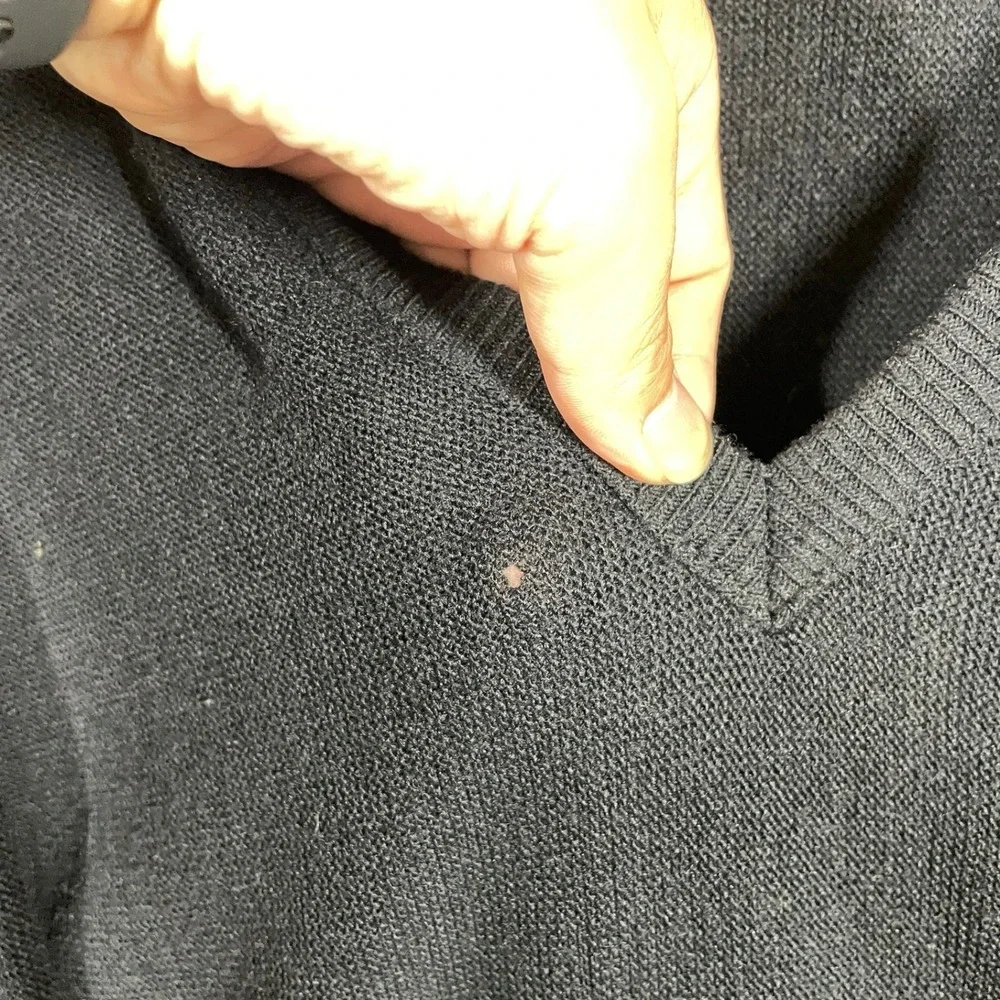 IZOD V-Neck Sweater‎ Mens Large Black Vintage Preppy Minimalist Casual Acrylic
